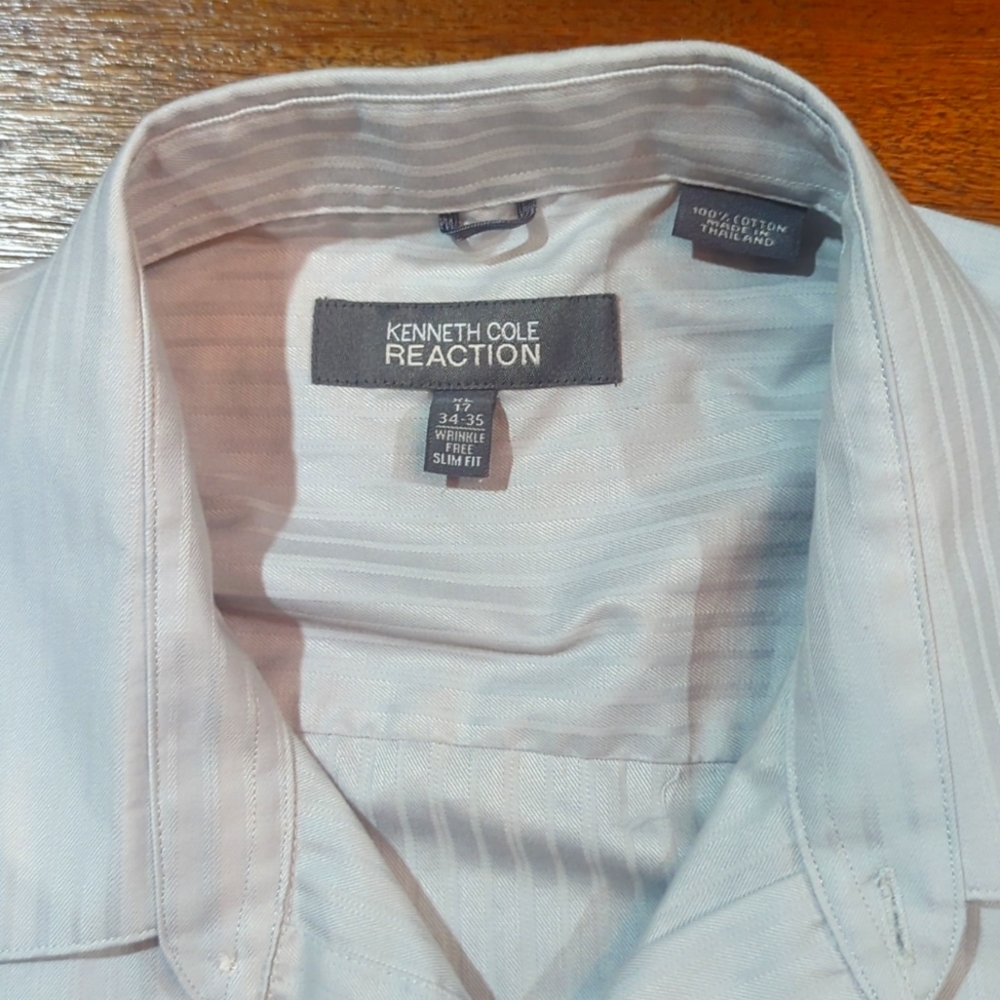 Kenneth Cole Reaction button up - Picture 2 of 4
